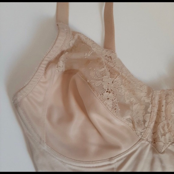 Maidenform Flexees Vintage Firm Control Bodysuit - Picture 4 of 12